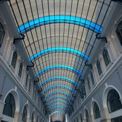 Tấm lợp sang poly thi công mái canopy